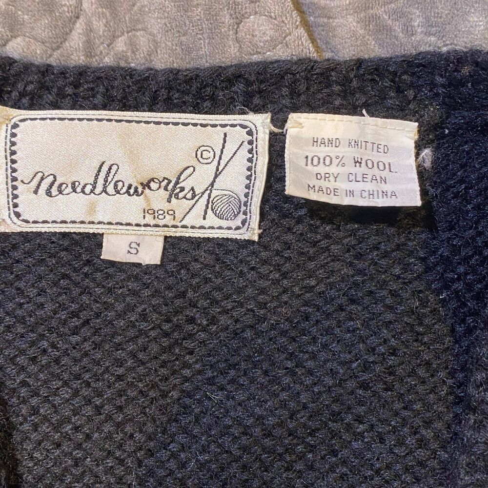 Needleworks 1989 Vintage Hand knitted 100% Wool Sweater Vest/Cardigan - Picture 7 of 7